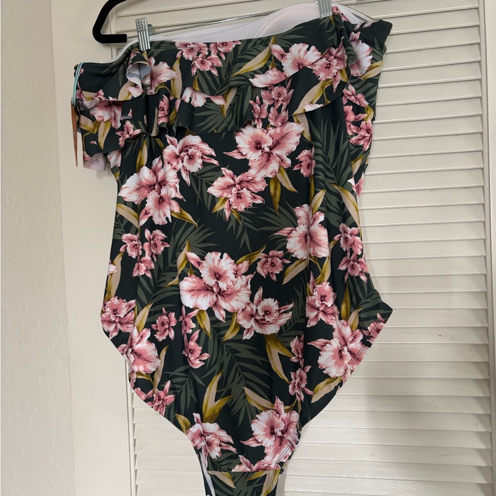 Kona Sol Floral One Piece Swimsuit - size 26